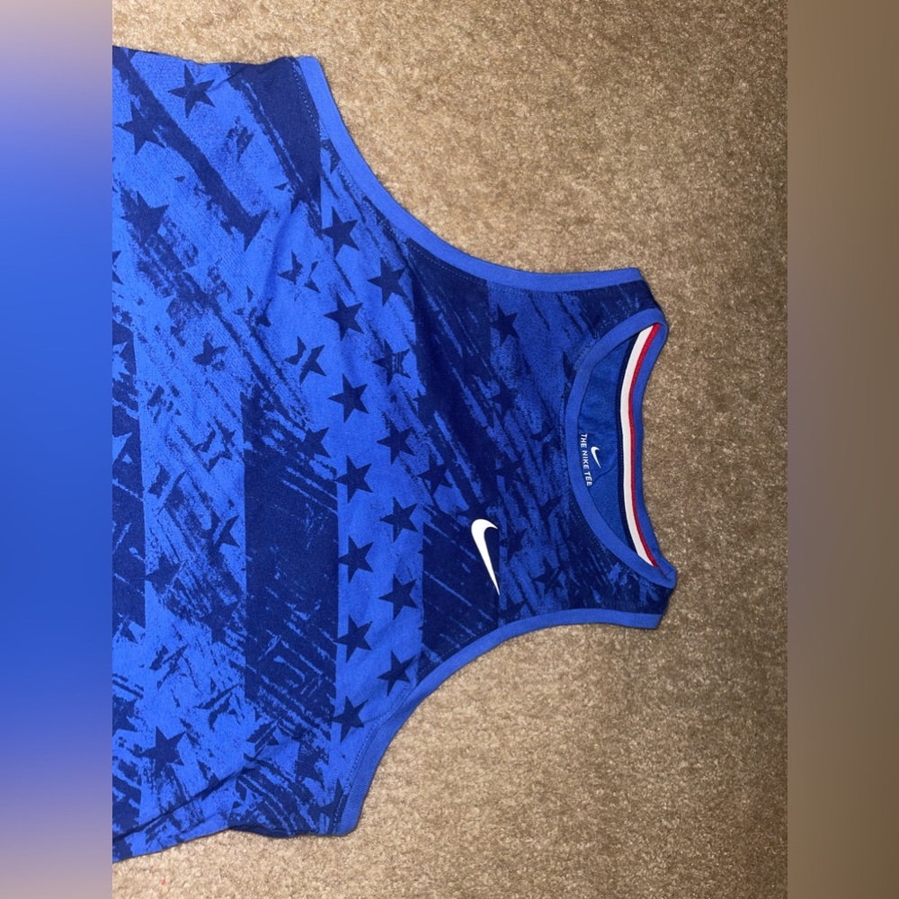 The Nike tank - Picture 3 of 7